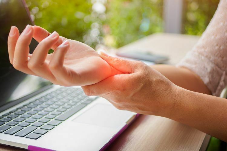 How is Arthritis in the Hand Treated?